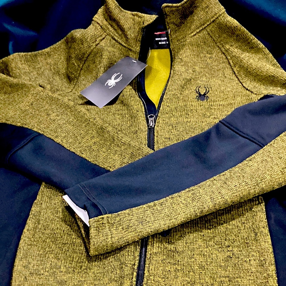 Brand new fleece lined Mens Spyder jacket.  Size Medium
